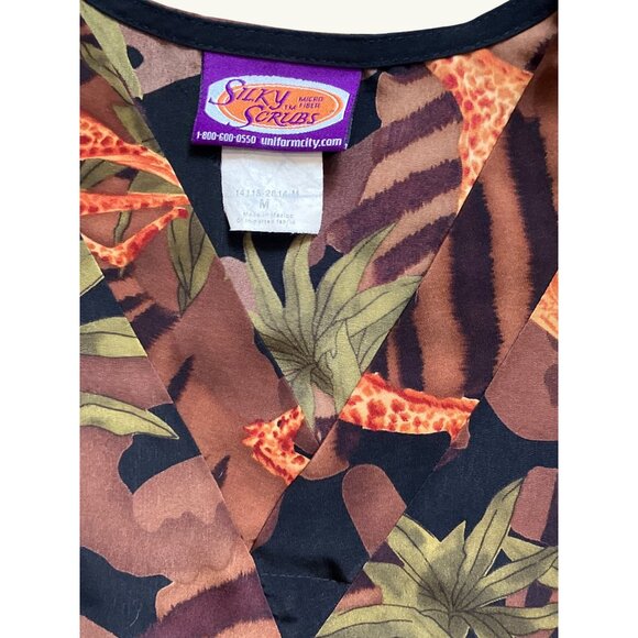 Silky Scrubs V-Neck Jungle Safari Giraffe Print Scrub Top M - Picture 2 of 8